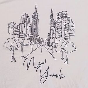 Jane + Dalencey 🗽Black and White New York🍎 Graphic Short Sleeve Tee L